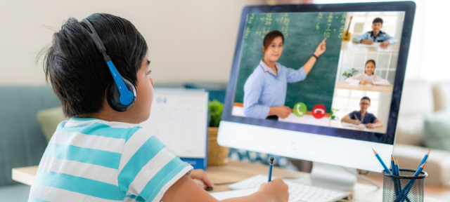 Digitalisasi Pendidikan, Menantang Peran Guru di Era Modern